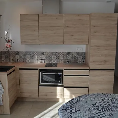Joli Au Calme Entre Nimes Et Avignon Apartmán Meynes