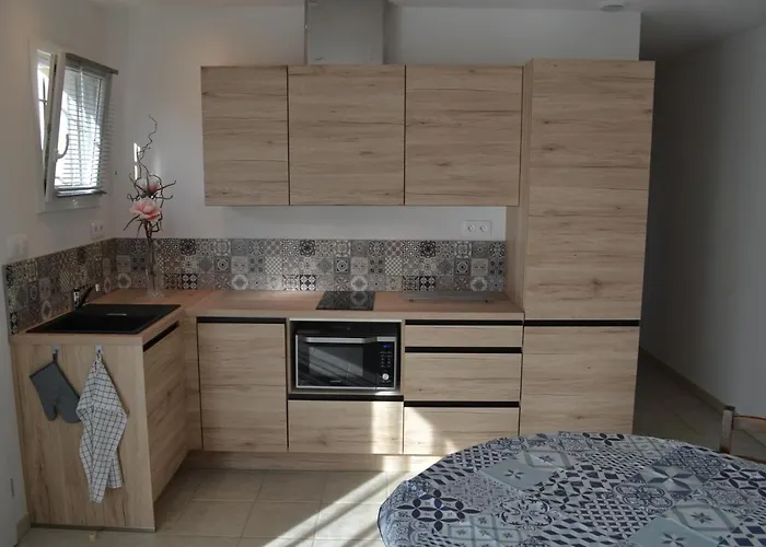 Joli Au Calme Entre Nimes Et Avignon Daire Meynes